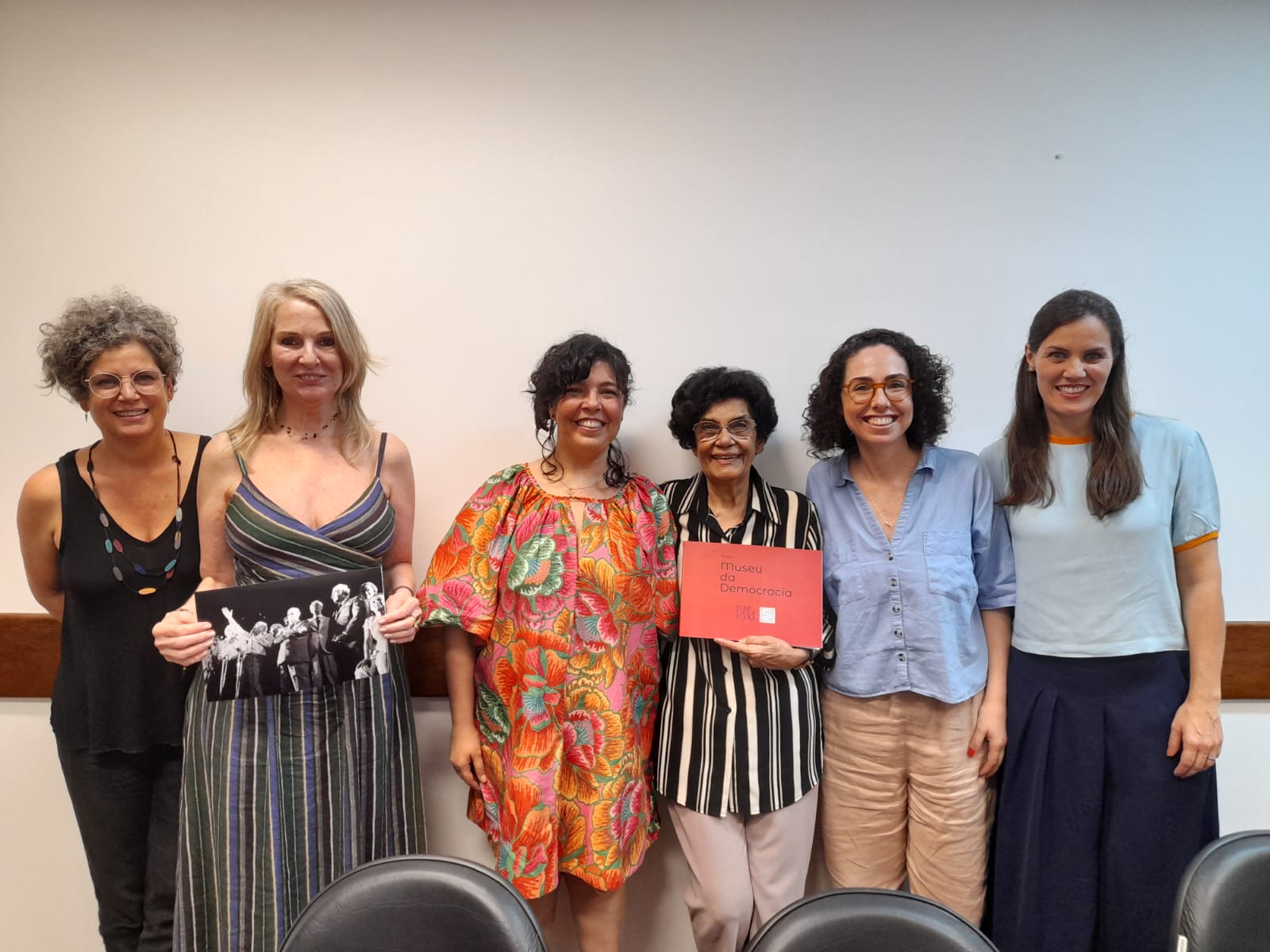 Filósofa Marilena Chaui apoia o projeto Museu da Democracia do iDeclatra